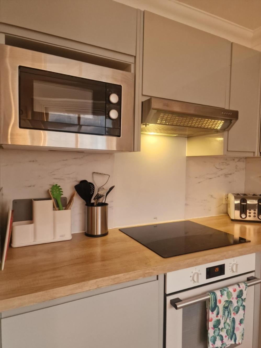 Brondesbury Arms Apartment Londra Exterior foto
